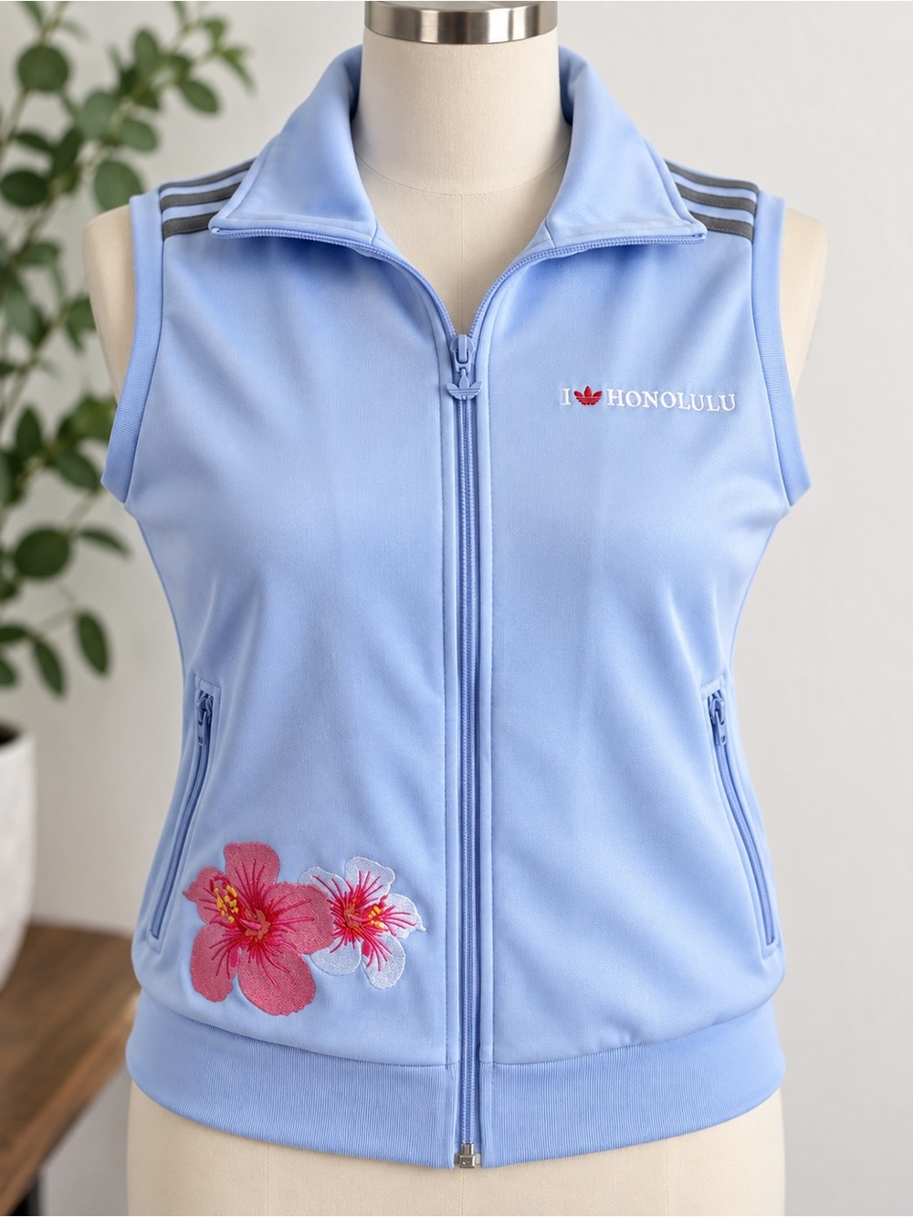 Vintage adidas I Love Honolulu
Sleeveless Track Vest Blue
Hawaiian Floral M - Picture 16 of 16